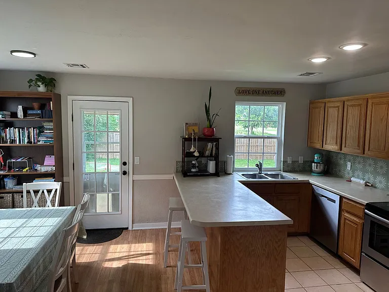 2403 W Mulberry St — Photo 7