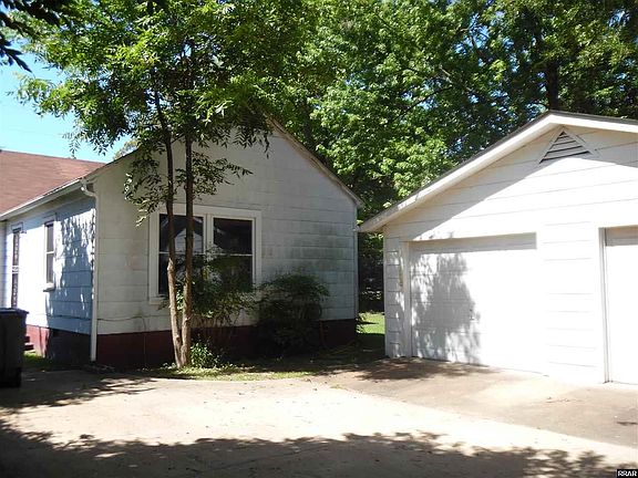 5th image of 1302 E Church St