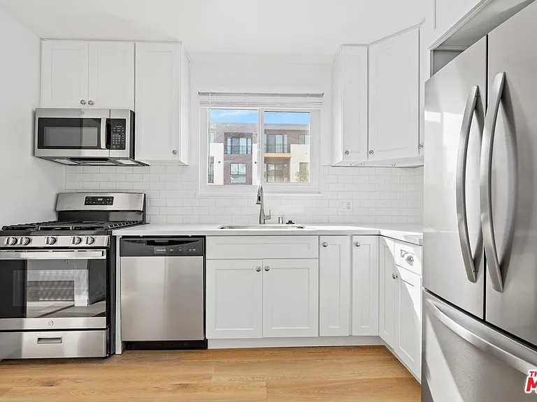 1754 Malcolm Ave #1 — Photo 7