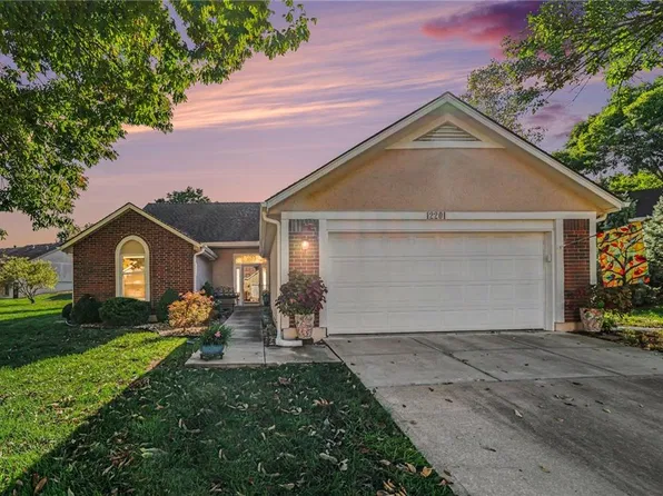 12201 Caenen Dr, Overland Park, KS 66213