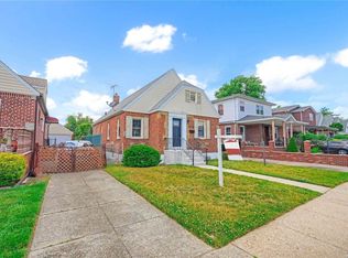 13048 233rd St, Jamaica, NY 11422