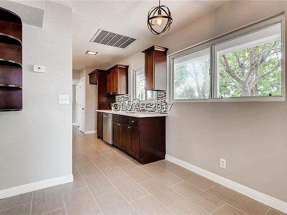 4th image of 1820 Cypress Trl