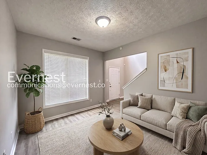 3 bed, 3.0 bath, 1900 sqft, $2,095 — Photo 4
