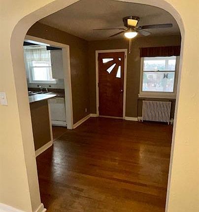 3rd image of 119-121 Owendale Ave