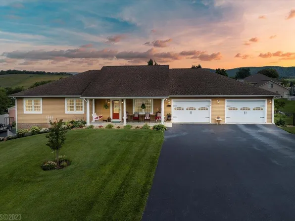 409 Whispering Pines Rd, Max Meadows, VA 24360