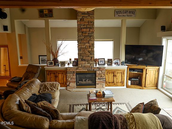 2nd image of 435 Aspen Dr APT 19