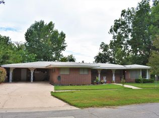 806 NE 2nd St, Antlers, OK 74523