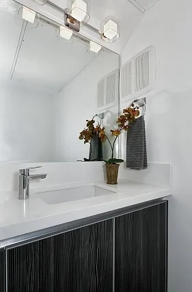 8621 Ramsgate Ave — Photo 32