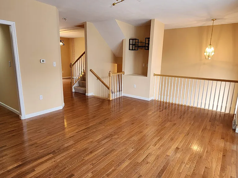 10528 Forest Hill Dr — Photo 7