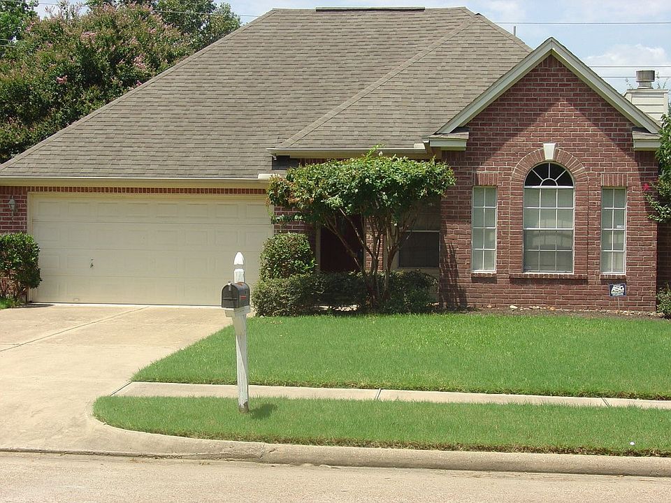 1st image of 22010 Kenlake Dr