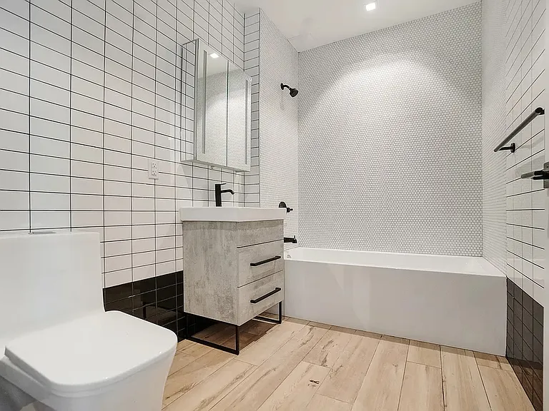 1634 Church Ave #706 — Photo 6