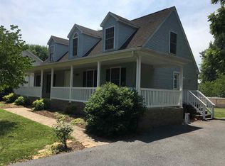 203 9th St, Grottoes, VA 24441