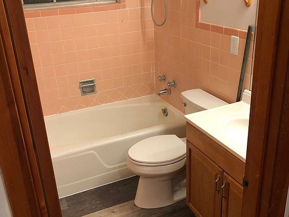 2nd image of 606 E Main St APT C