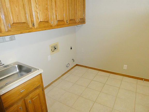 4th image of 10225 Pinehurst Dr