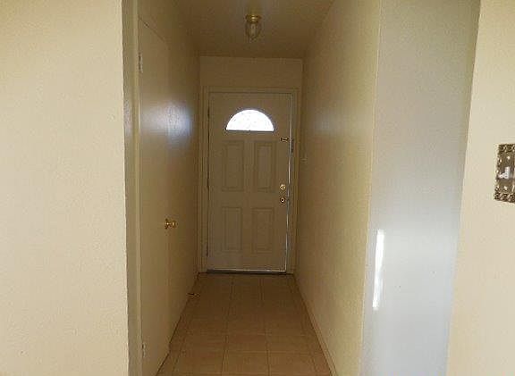 4th image of 914 S Mills Dr