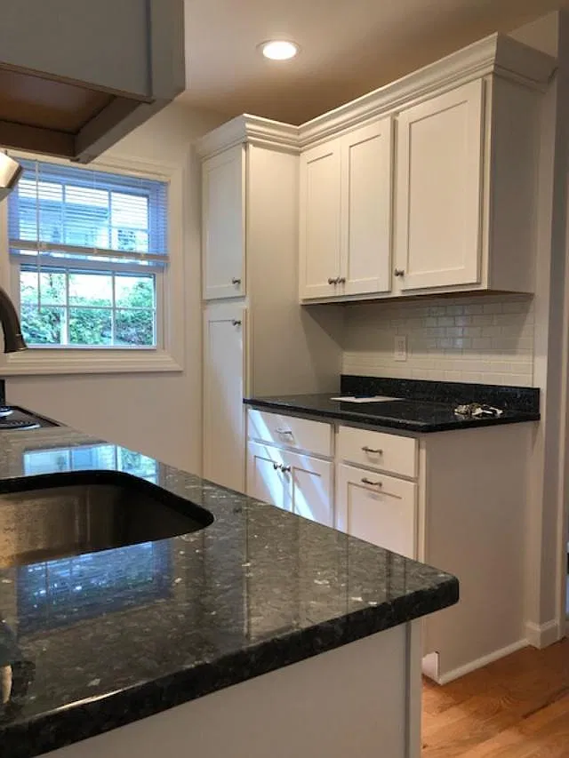8 E Hills Dr — Photo 4