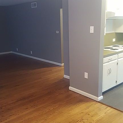 2nd image of 1144 Fair Oaks Dr
