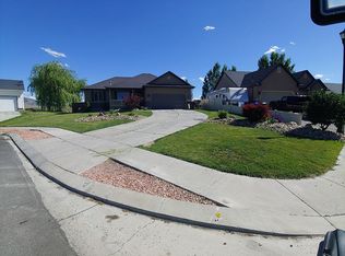 1890 E Canary Way, Eagle Mountain, UT 84005