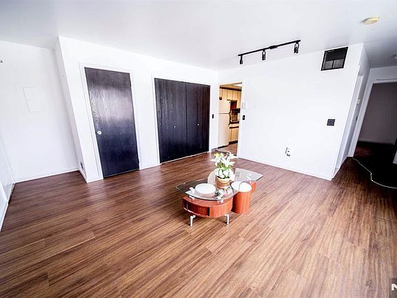 3rd image of 89 Kansas Street #3D