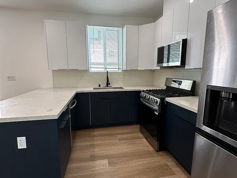 2919 S Burnside Ave #1 — Photo 47