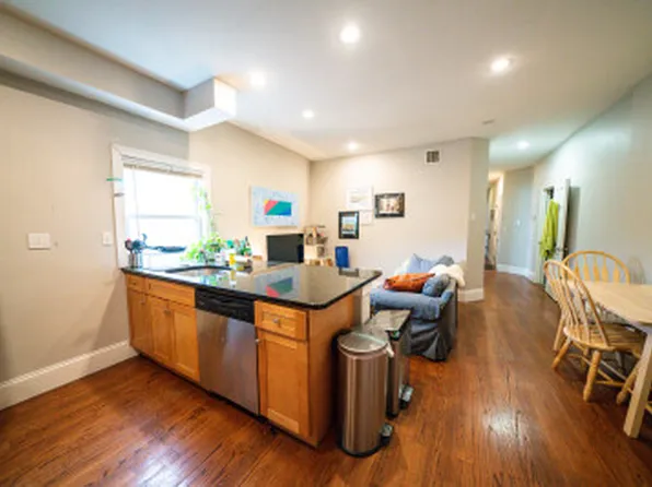 40 Evergreen St Floor 1, Jamaica Plain, MA 02130