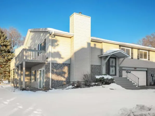 3889 Gershwin Ave N, Oakdale, MN 55128
