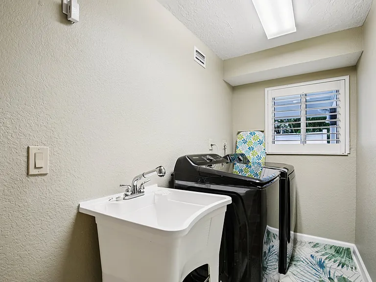 5422 Siesta Cove Dr — Photo 24