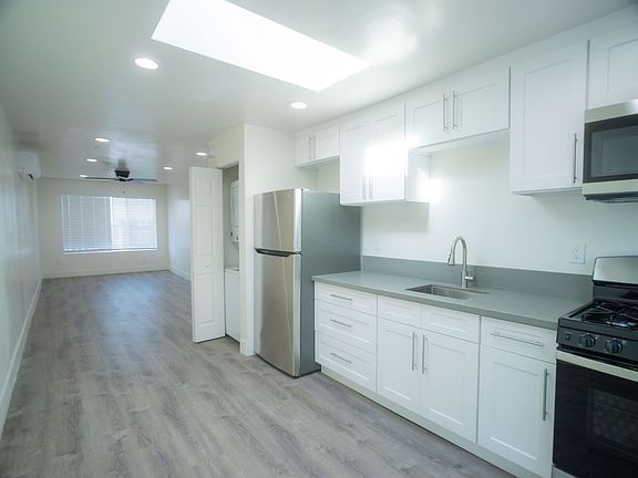 5th image of 419 Palm Ave #202