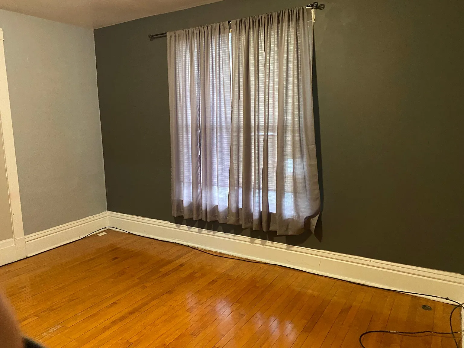 2 bed, 1000 sqft, $1,200 — Photo 3