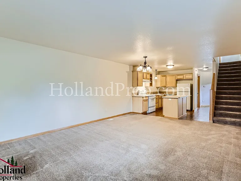 6547 SE Woodstock Blvd — Photo 4