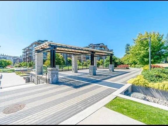 3rd image of 6033 Gray Ave #212