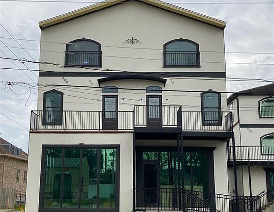 2nd image of 608 Harrison Ave #2B