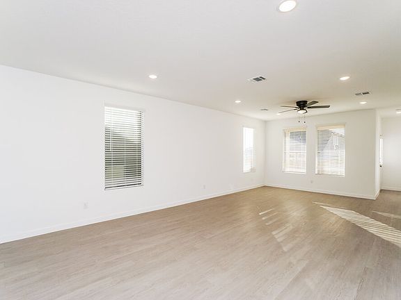 5th image of 15546 Pine Path