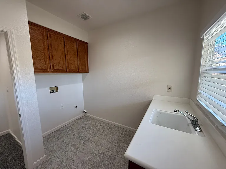 1836 Encina Ave — Photo 41