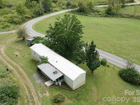 2nd image of 418 Green Valley Rd