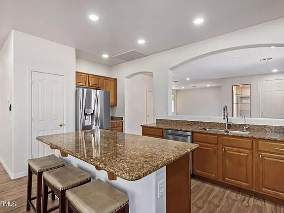 4th image of 4109 E Clubview Dr