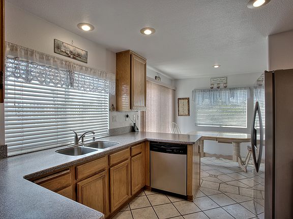 4th image of 39413 Bonaire Way