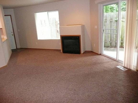 Living room fireplce