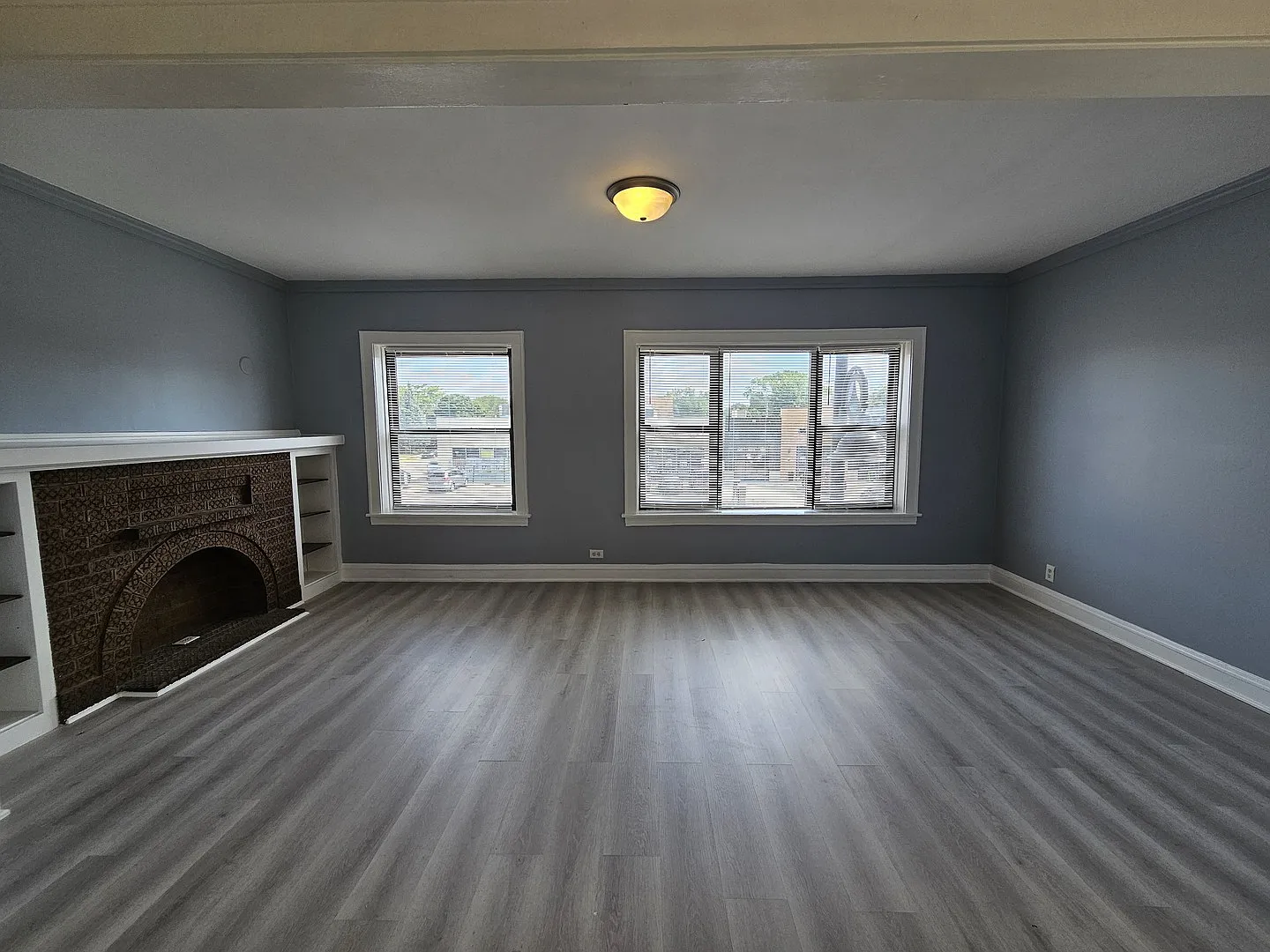 3 bed, 1300 sqft, $2,600 — Photo 3