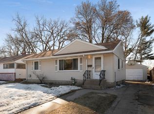 801 Hazelwood St, Saint Paul, MN 55106