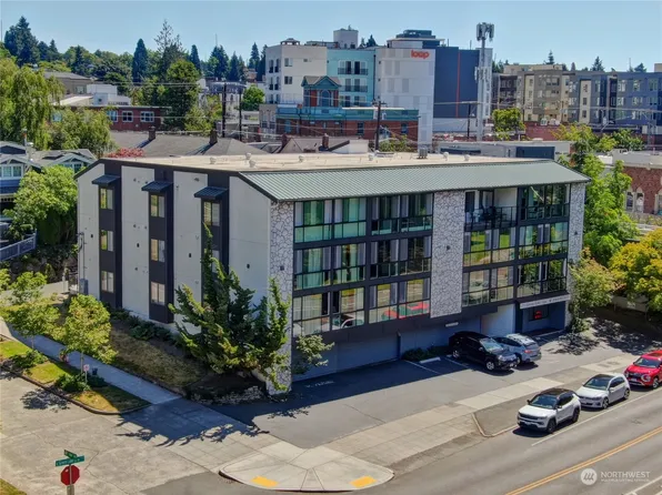 7320 E Green Lake Drive N #303, Seattle, WA 98115