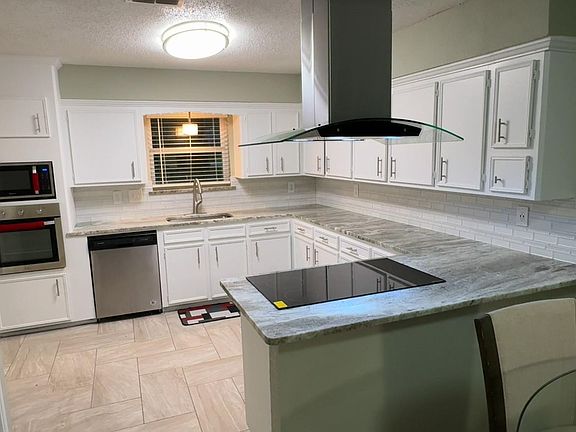 3rd image of 3830 Fairvalley Dr