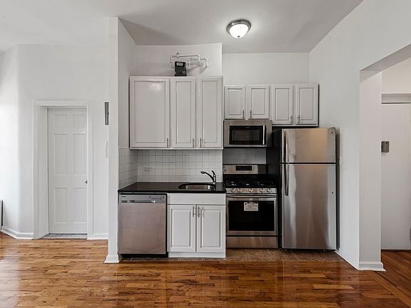 4th image of 66 W 77th St APT 74