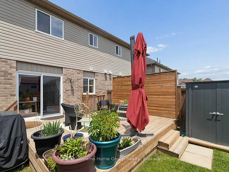 12 Ambrous Cres — Photo 28