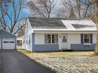 4378 White Acres Rd, Clarence, NY 14031