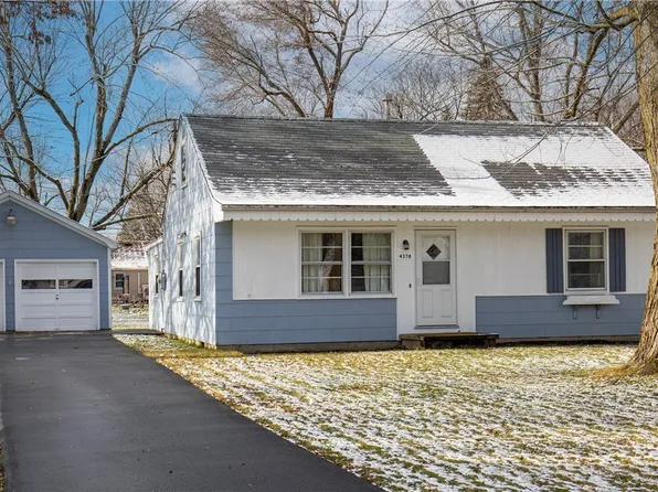 4378 White Acres Rd, Clarence, NY 14031