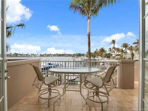 1560 Island Cove Rd, Fort Pierce, FL 34949