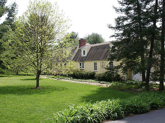 3rd image of 123 Moore Rd