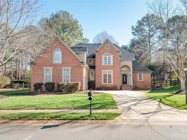 13341 Chasewater Dr, Charlotte, NC 28277
