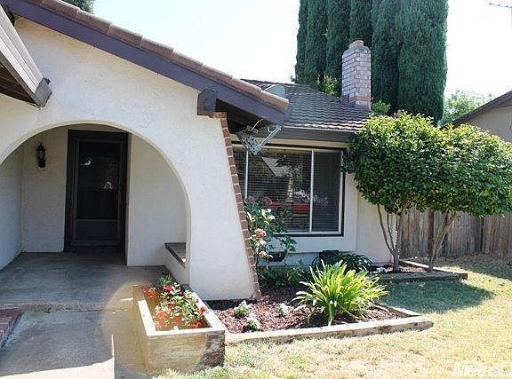 2nd image of 10 Del Vista Cir